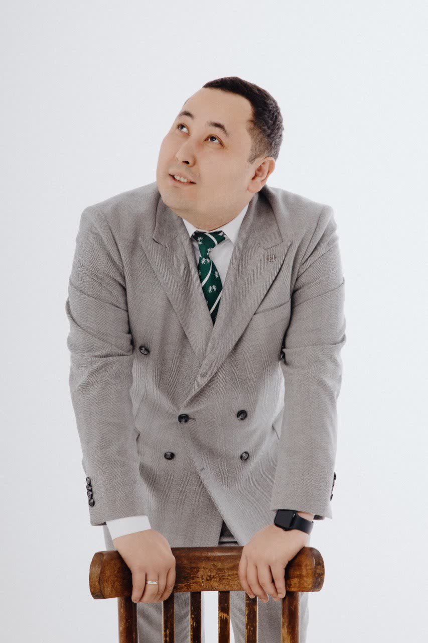 Как проводит ТОЙ Жека ZHEZ?